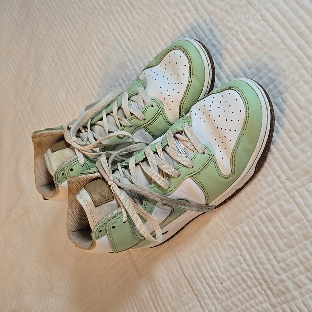 Nike Dunk High SE Honeydew Summit White DQ7680-300 Men's Size 8.5